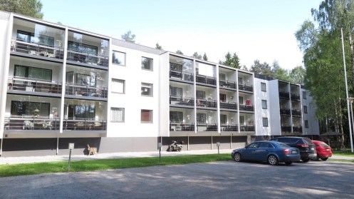 Parkkipaikalta päin