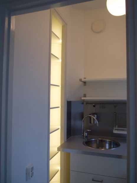 Kuiva-ainekomero ja astiasäilytys jälkeen