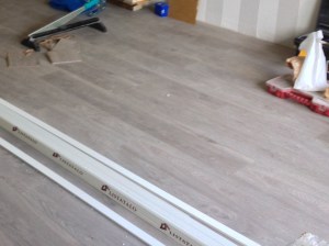 Laminaattia lattiaan