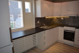 Keittiö täysin uusittu