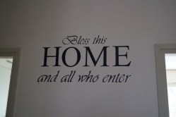 Eteisen seinät maalattu 2014