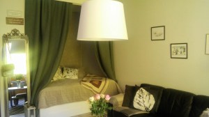 Olohuone_makuualkovi