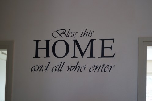 Eteisen seinät maalattu 2014