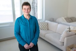 Asuntosijoittava asiakaslähtöinen vuorotyöduunari Sari Bruun